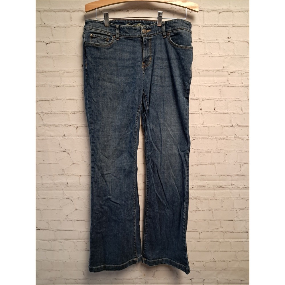 Womens Size 10 Eiddie Bauer Slightly Curved Slightly Flared Jeans